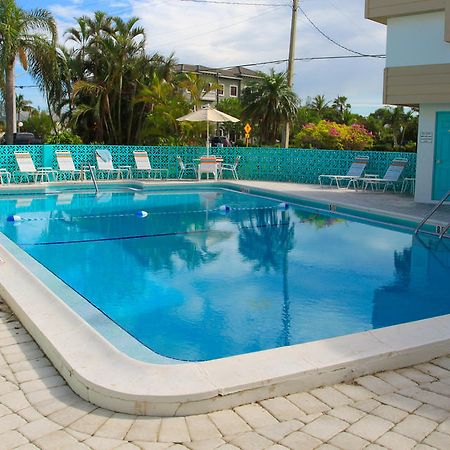 Carousel Beach Inn Fort Myers Beach Exterior photo