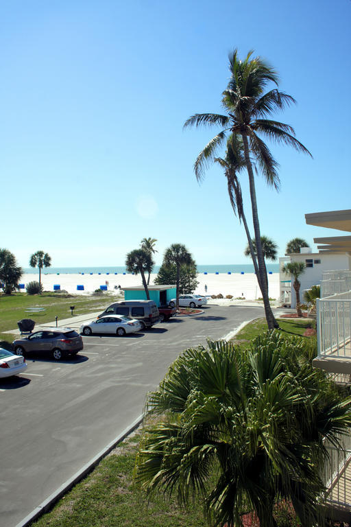 Carousel Beach Inn Fort Myers Beach Exterior photo