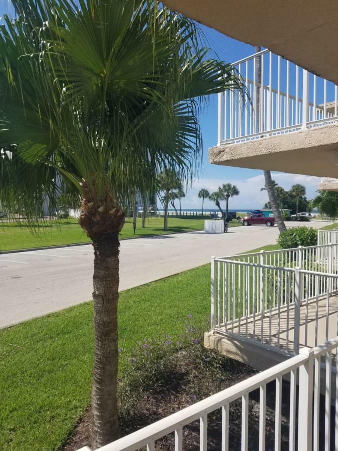 Carousel Beach Inn Fort Myers Beach Exterior photo