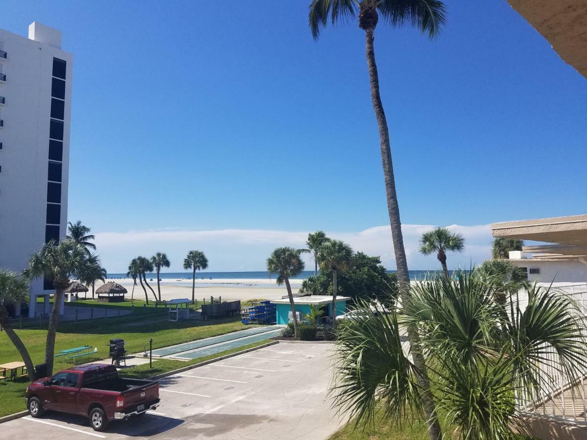 Carousel Beach Inn Fort Myers Beach Exterior photo