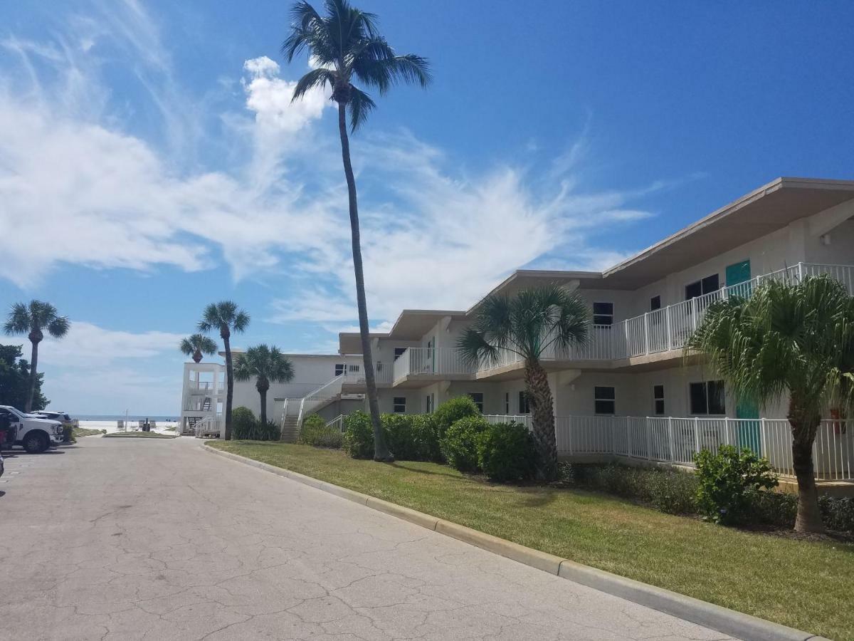 Carousel Beach Inn Fort Myers Beach Exterior photo