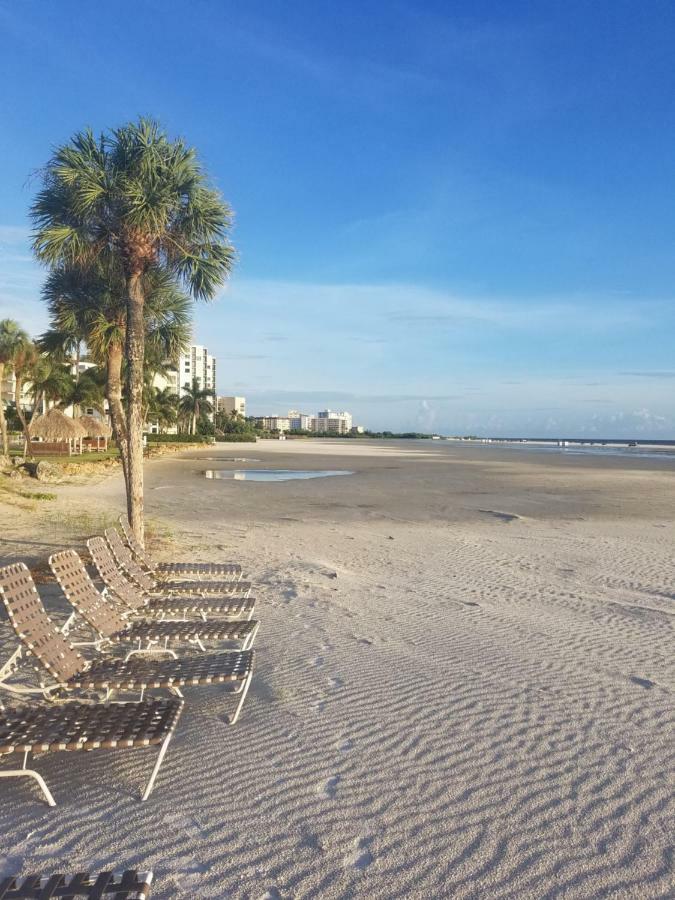 Carousel Beach Inn Fort Myers Beach Exterior photo